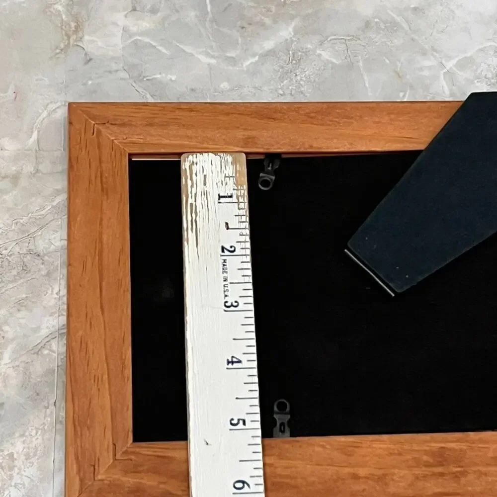 Classic Wooden Picture Frame With White Border for 5 x 7